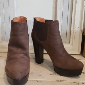 Tiffi brown suede platform ankle bootie